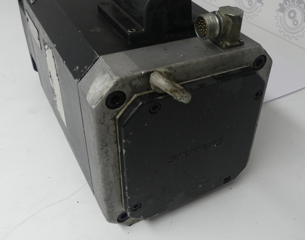 SIEMENS 1FT6105-1AC71-2AG1   1FT61051AC712AG1 Servomotor