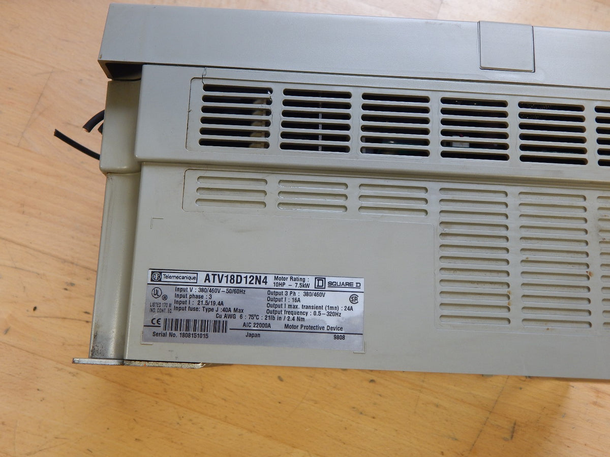 Telemecanique ATV18D12N4 Frequenzumrichter 7,5kW gehause leicht beschädigt 