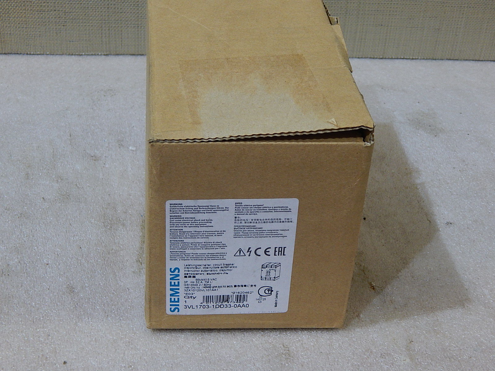 Siemens Circuit Breaker Leistungsschalter 32A 3 pol   3VL1703-1DD33-0AA0