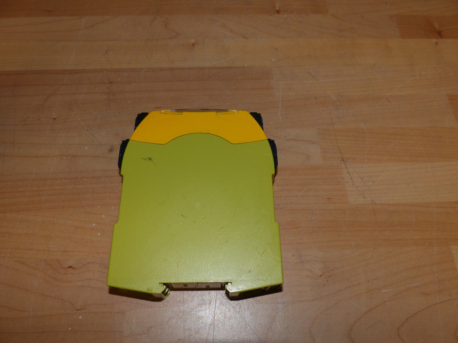 Pilz PNOZ s22 c 24VDC 2x3 n/o 1 n/c  ident.no:751132 s.Bilder