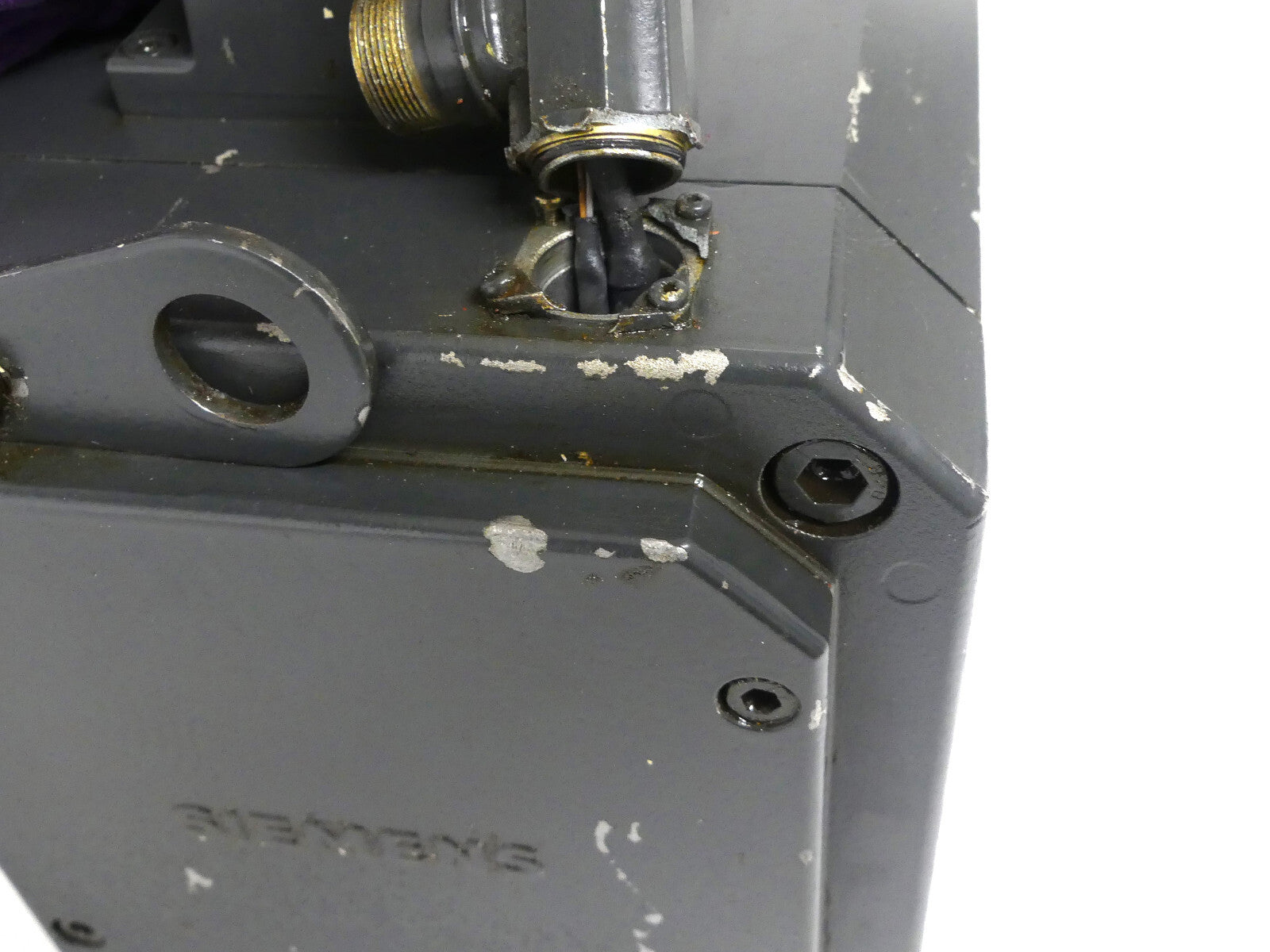 SIEMENS  1FT6105-1AC71-4AG1 (anschluss stecker abgebrochechen)