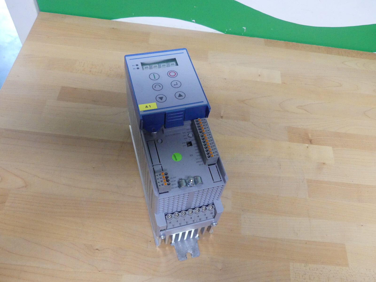 Nordac Frequenzumrichter SK 511E-550-340-A MIT SK TU3-CTR