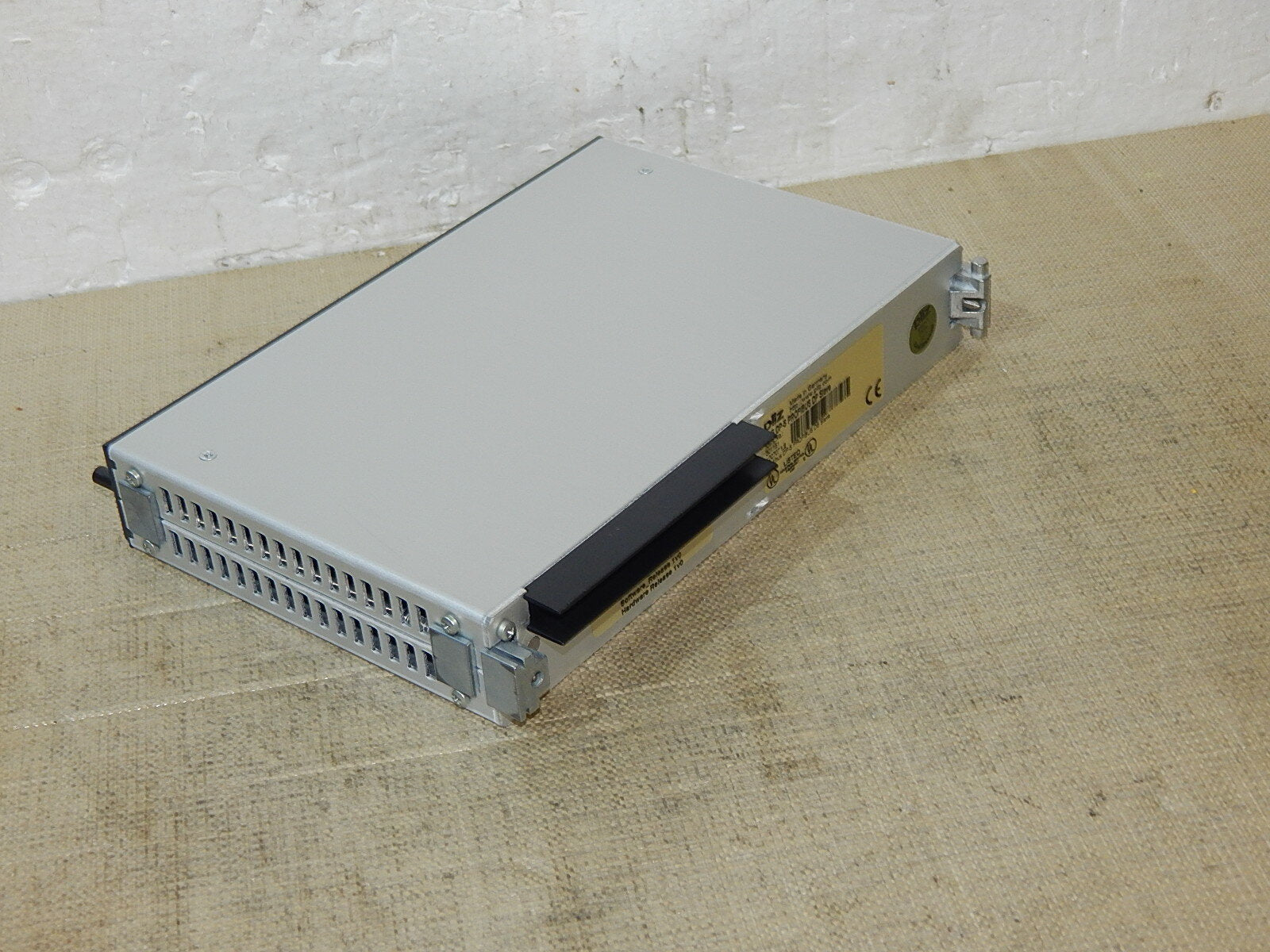 Pilz PSS DP-S Profibus DP Slave Ident.No 301151 Version 1.2 used
