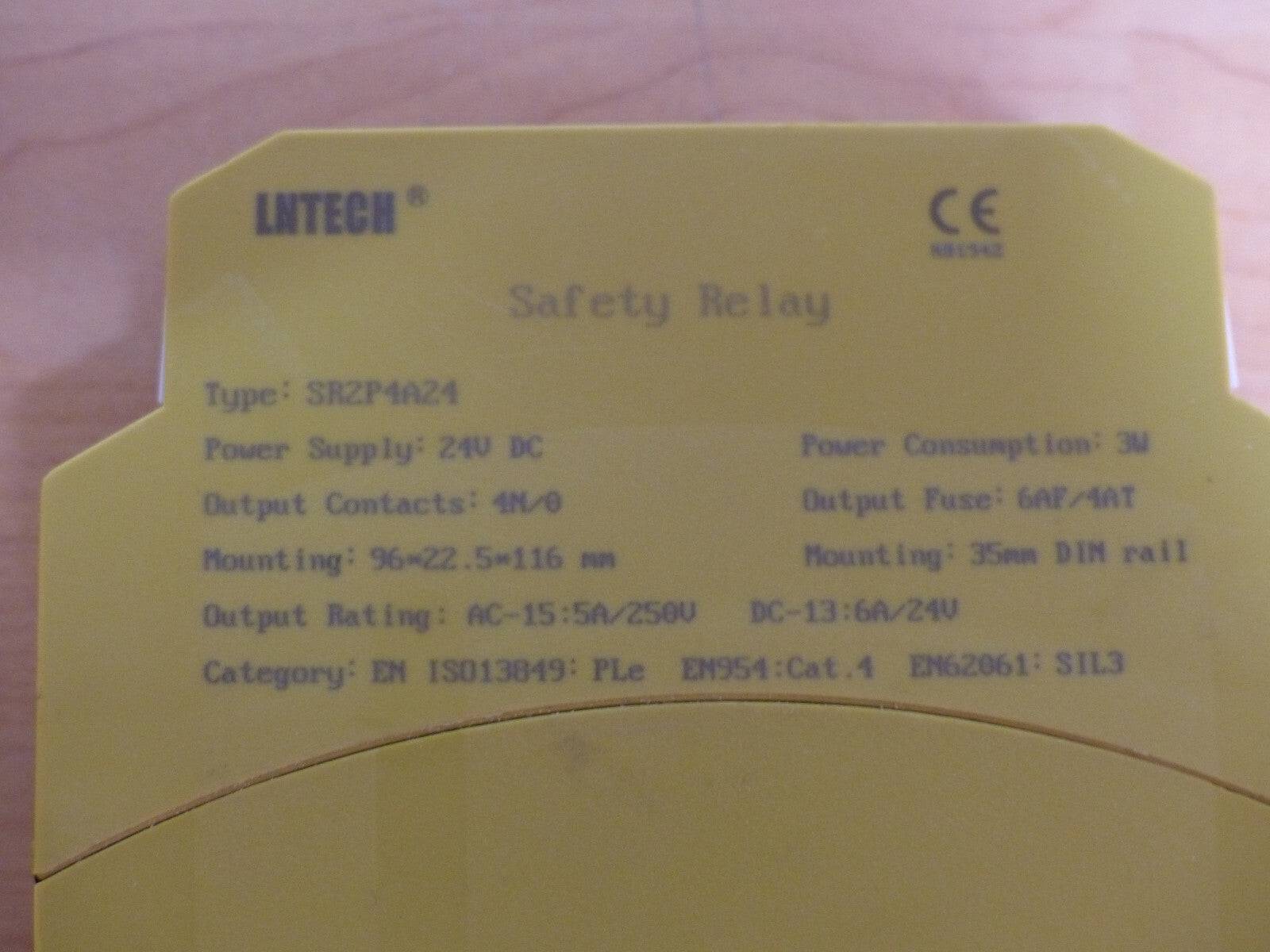 Lntech Safety Relay sr2p4a24 used