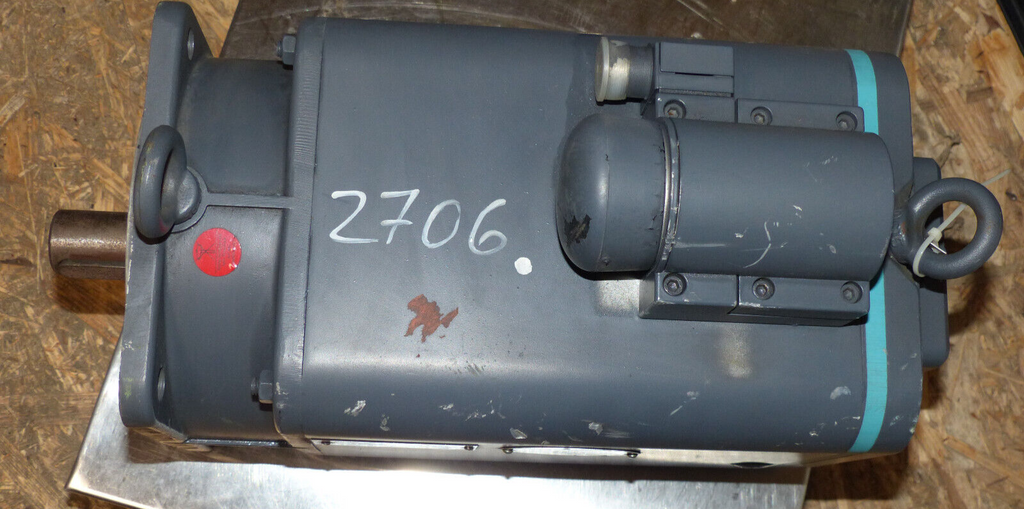 Siemens 3~Brushless Servomotor 1FT5102-0AC01-1-Z  1FT51020AC011Z used