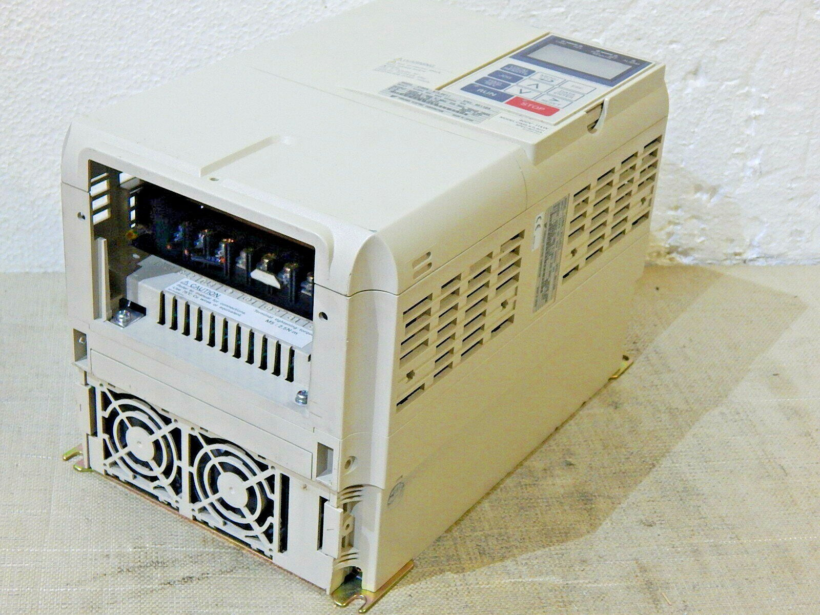  YASKAWA CIMR-K7L4011 SPEC:40110A 22 KVA FREQUENZUMRICHTER USED