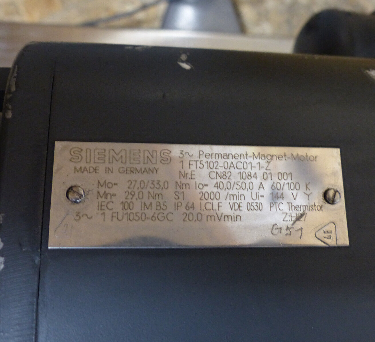 Siemens 3~Brushless Servomotor 1FT5102-0AC01-1-Z  1FT51020AC011Z used