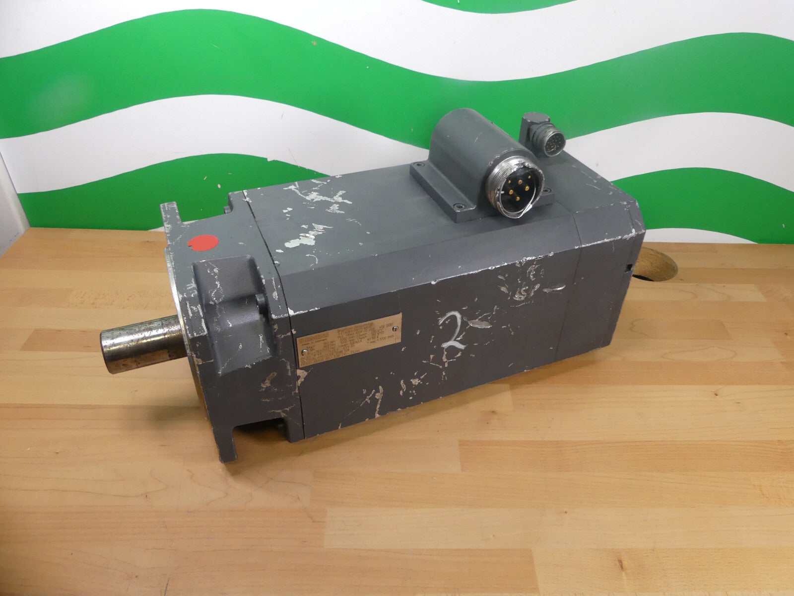 SIEMENS 1FT6084-1AF71-4AH0 BRUSHLESS-SERVOMOTOR leicht beschädgit s.Bilder