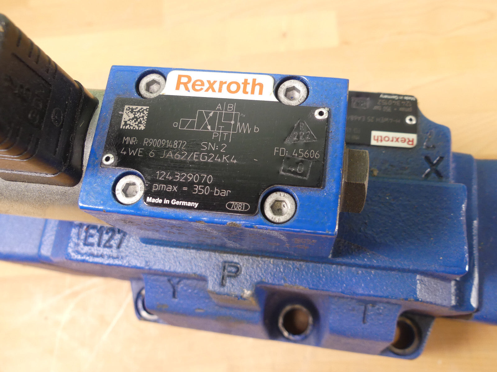 Rexroth  4WE 6 JA62/EG24K4    H-4WEH 25 EA68/6EG24k4QM0G24 s.Bilder