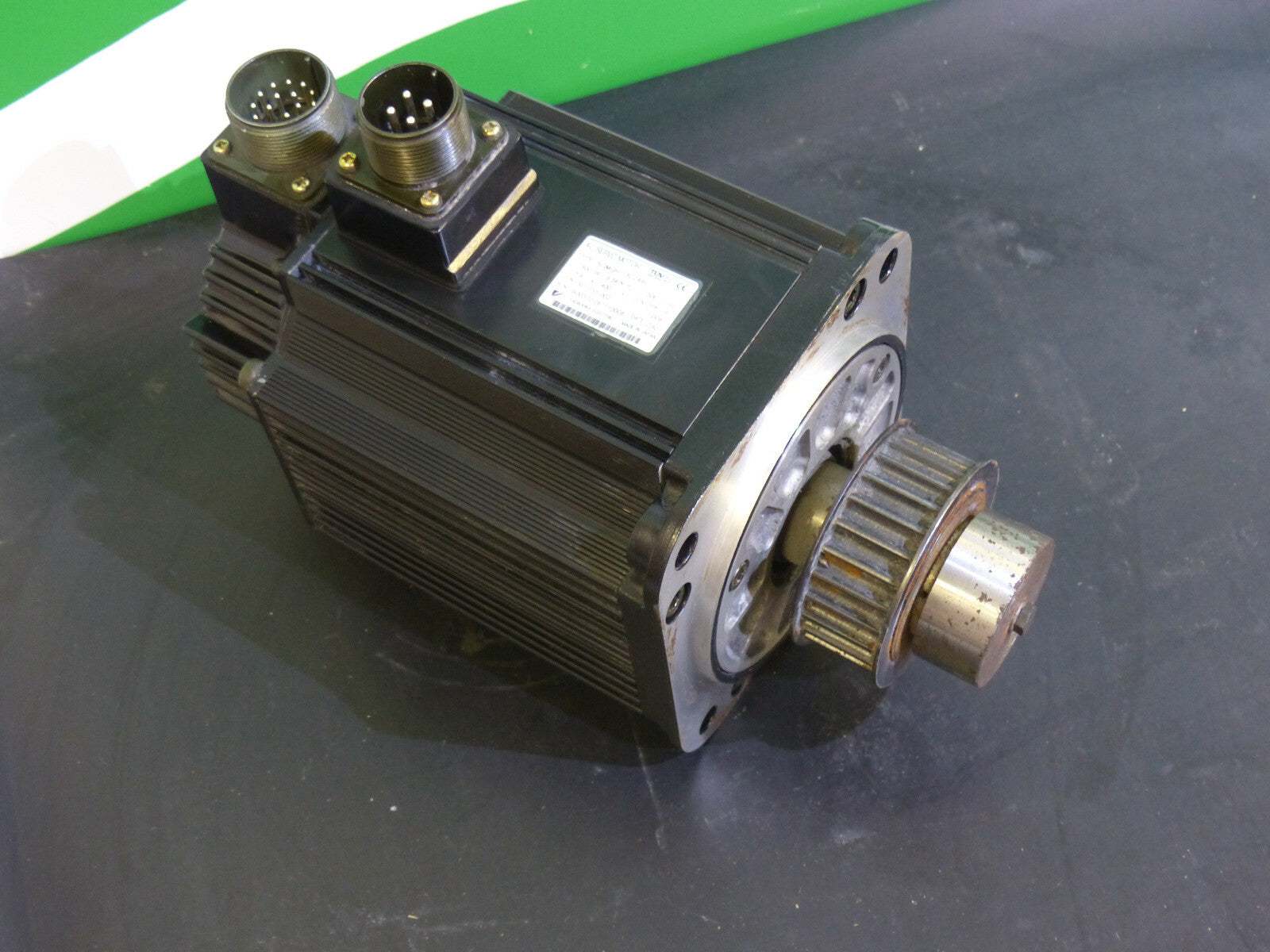 YASKAWA SGMGH-13D2A6F  AC SERVO MOTOR USED