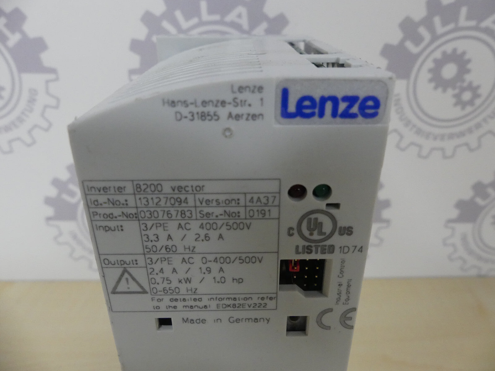 Lenze Frequenzumrichter 8200 vector 0.75 kW / 1.0 hp / E82EV751_4C / 13127094