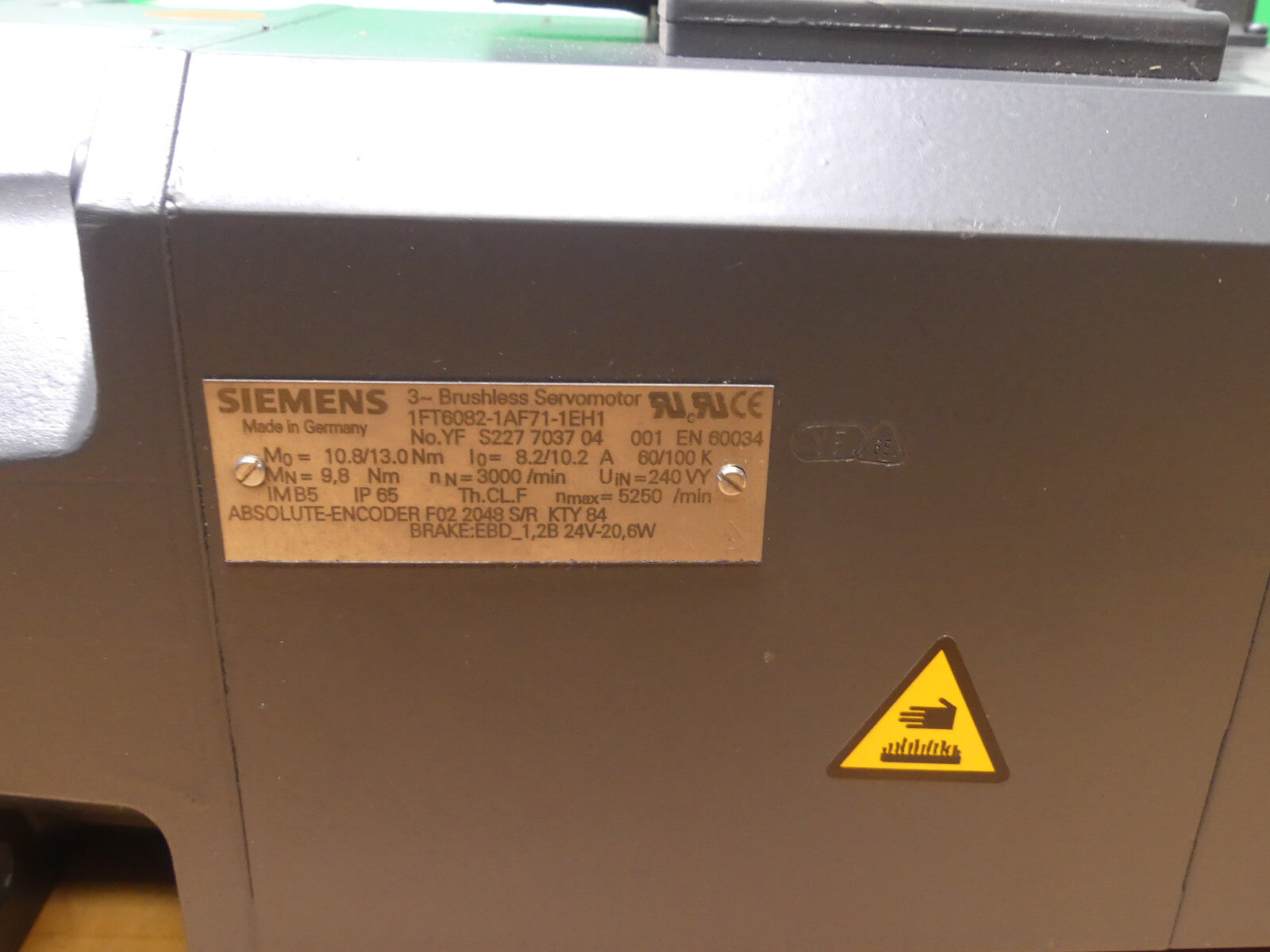 SIEMENS 3~Permanent-Magnet-Motor / 1FT6082-1AF71-1EH1 Used