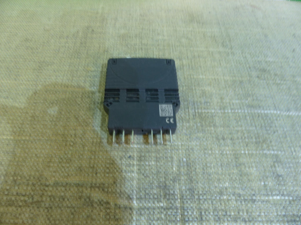 10 x  ETA ESX10-S127-DC24V-1A-10A