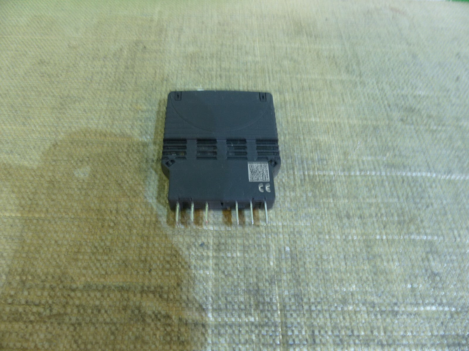 10 x  ETA ESX10-S127-DC24V-1A-10A