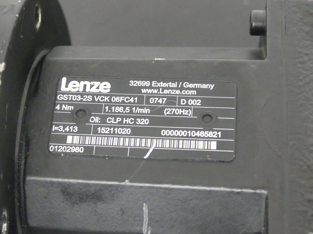 Lenze Servomotor  MCS 06F41-SRSB0-Z0B0-ST5S00N-R0SU mit Getriebe GST03-2S s.B