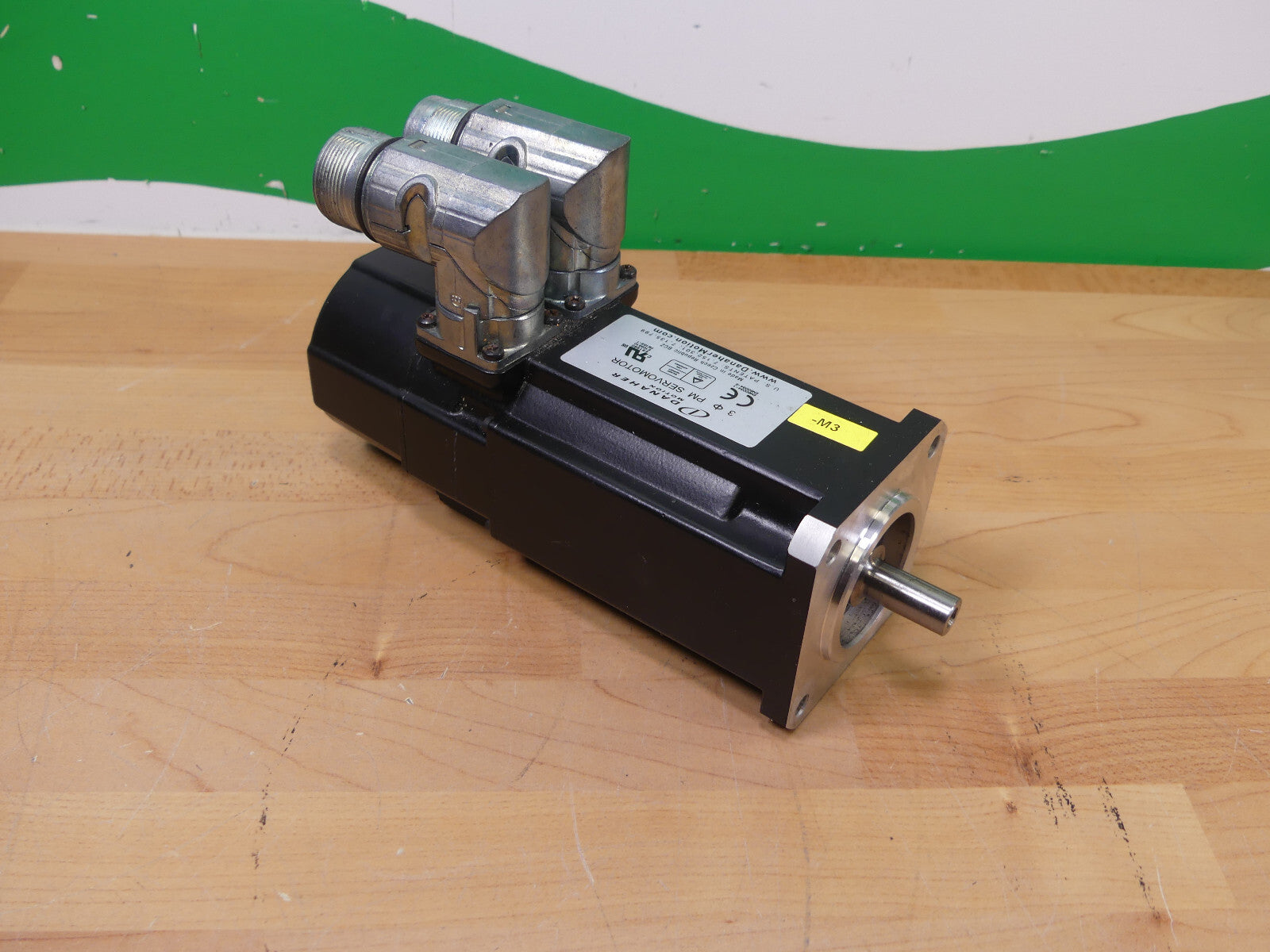 Kollmorgen Synchron-Servomotor AKM22C-ANB2R-00  Neuwertig