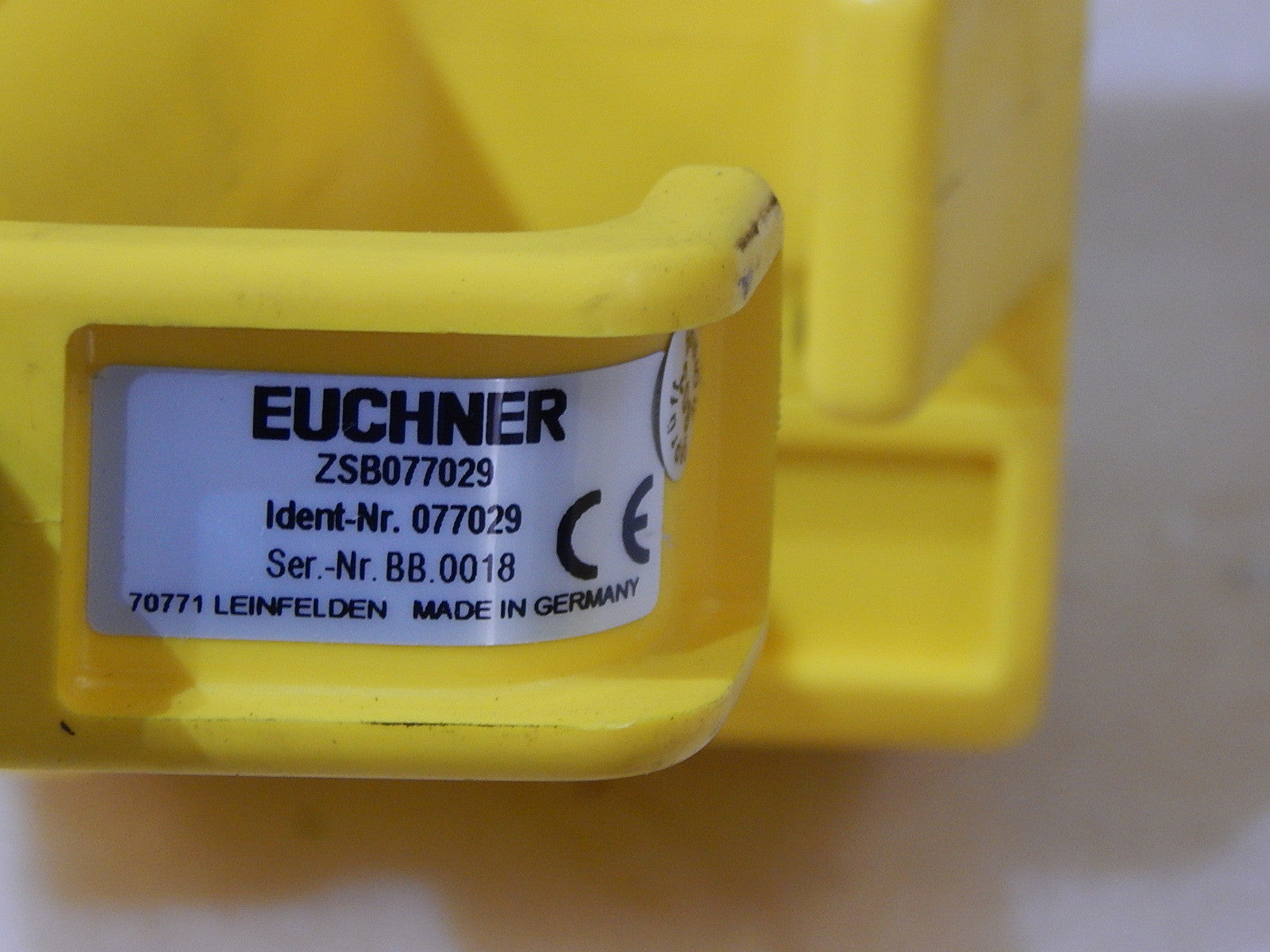 Euchner Zustimmtaster ZSB077029  ID-Nr.77029 Neuwertig