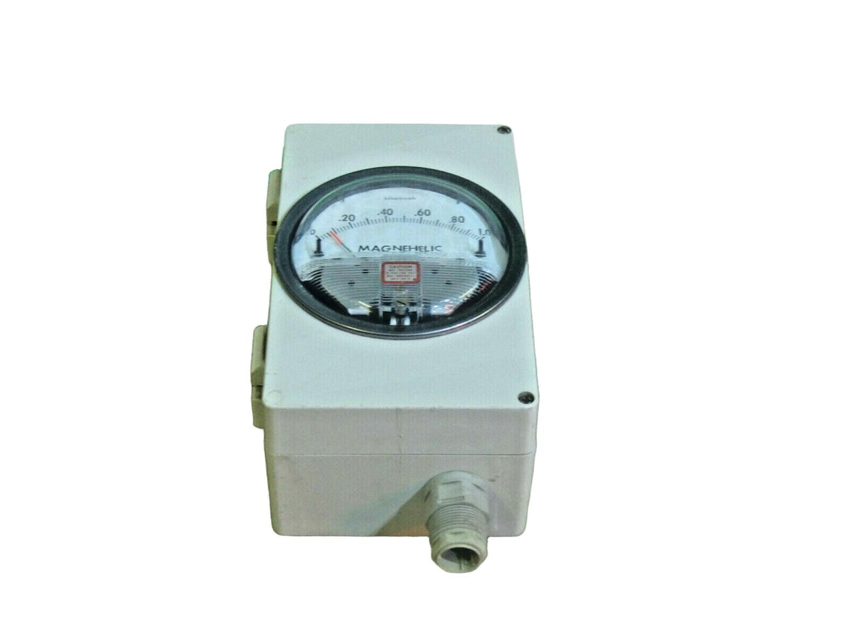 Briem Differenzdruckmessgerät  MD 201 - 10 MB Schaltbereich 0,1 - 1,0 kPa