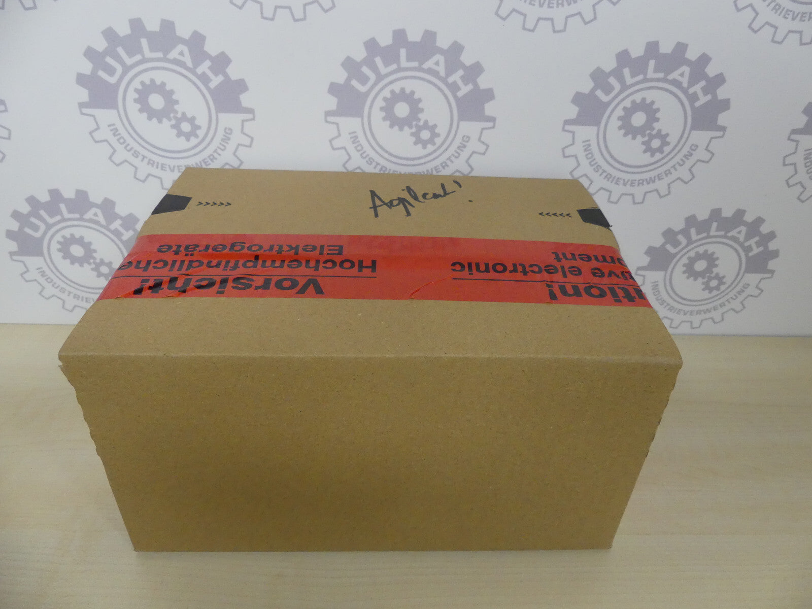 Agilent TV301NAV. C.U. Vacuum Pump Controller Model 9698973M017