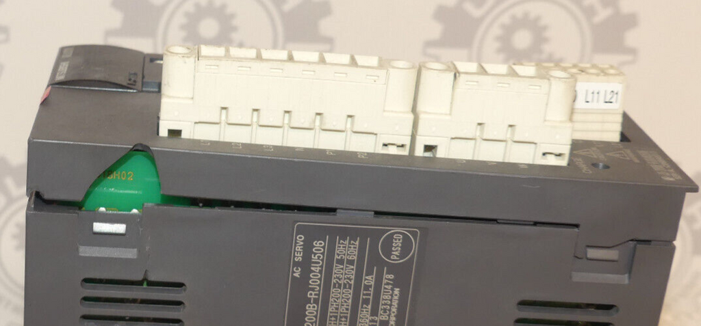 Mitsubishi MR-J3-200B-RJ004U506 Leicht  Beschädgit s.Bilder