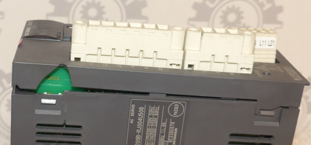 Mitsubishi MR-J3-200B-RJ004U506 Leicht  Beschädgit s.Bilder