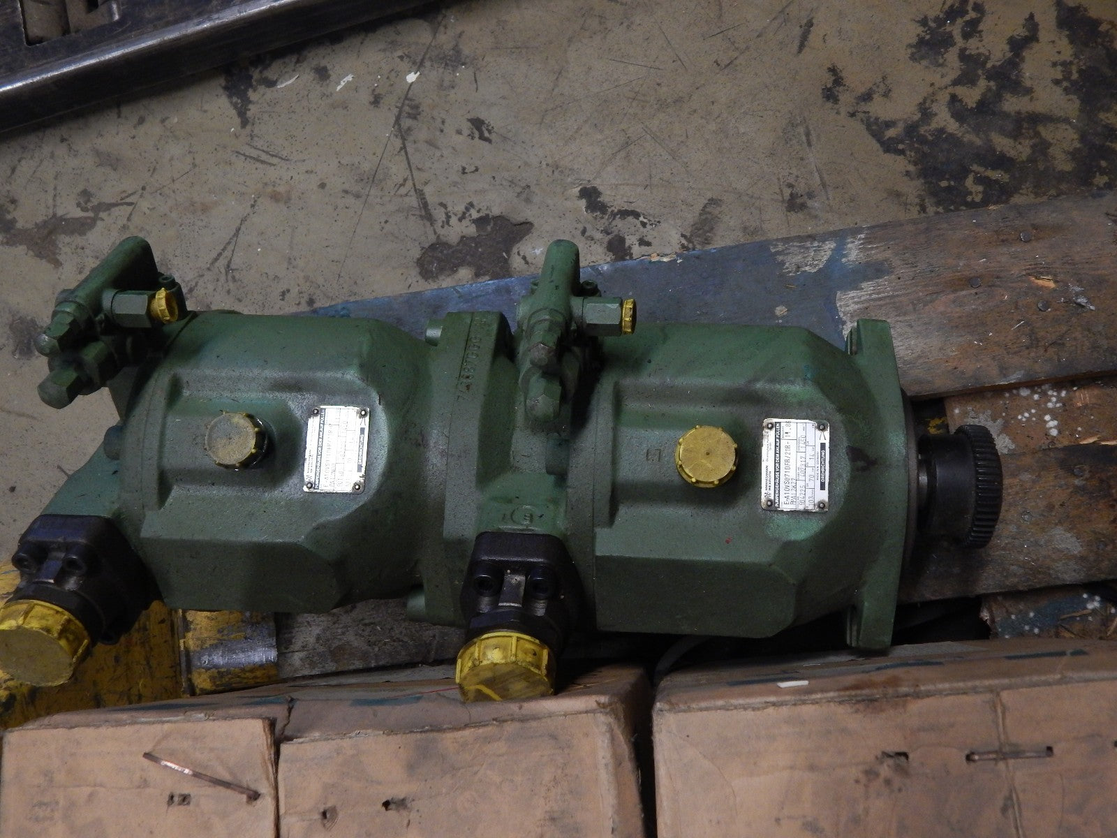 Mannesmann REXROTH Axialkolbenpumpe A10VS071DER/21R-P+E-A10VS071DER/21R-PPA11