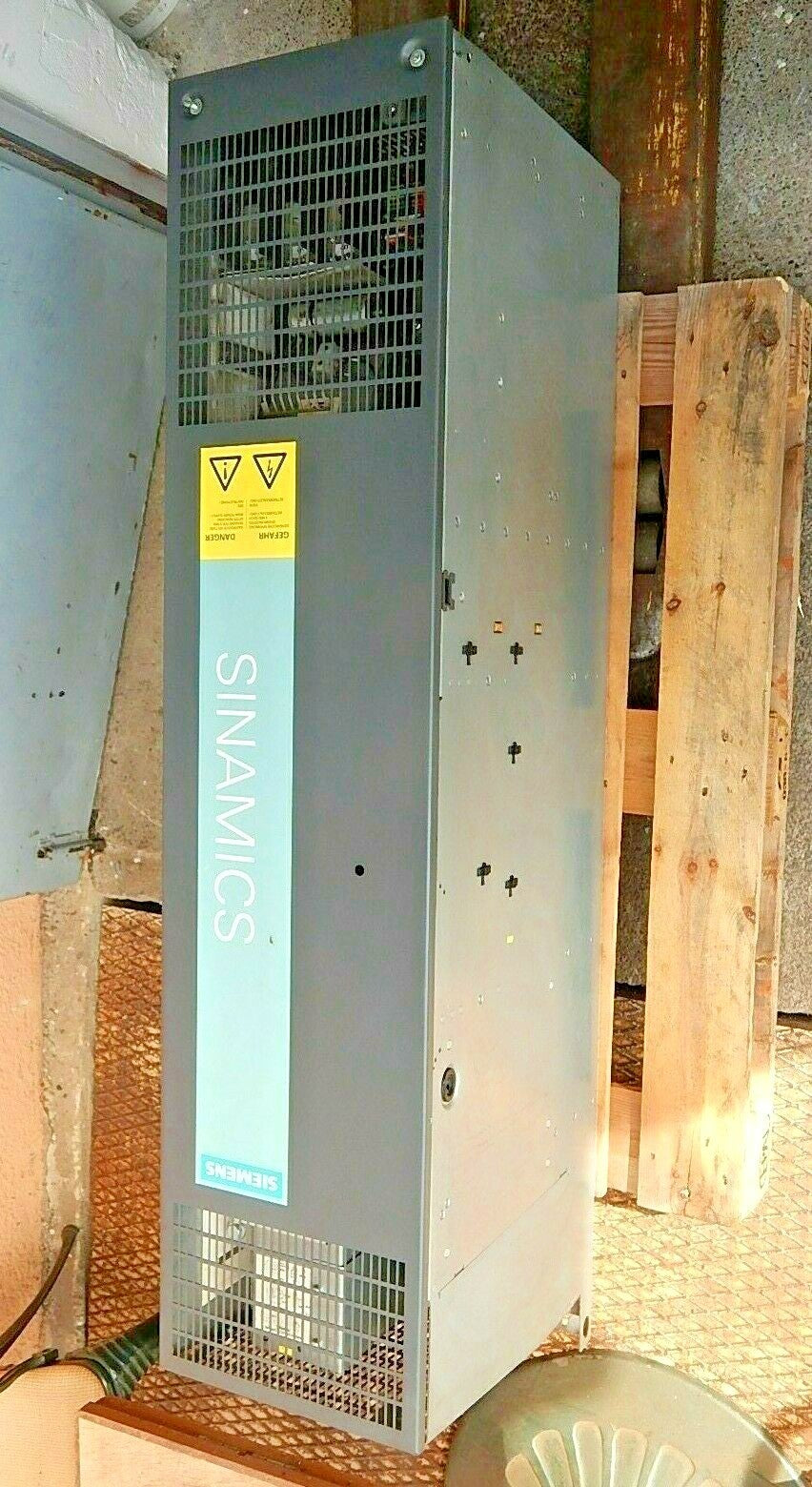  Siemens  Sinamics Single Motor Module 6SL3320-1TE33-8AA0 used