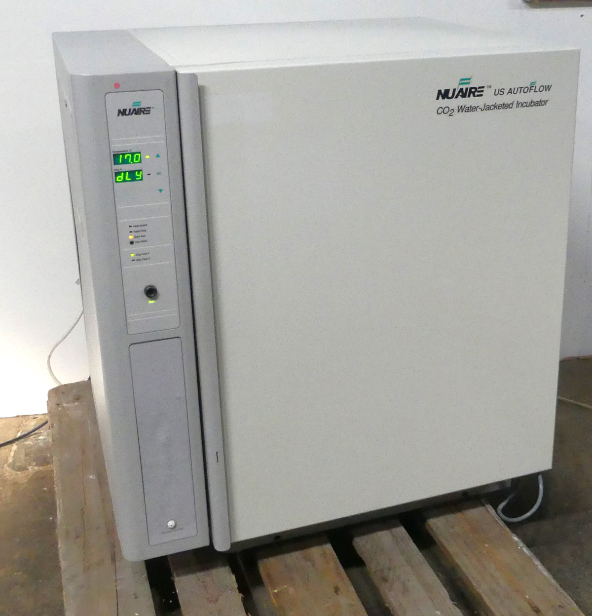 Nuaire NU-4500E CO2 Water-Jacketed Incubator