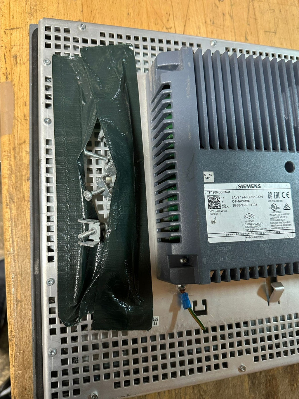 SIEMENS TP1900 6AV2124-0UC02-0AX0 6AV2 124-0UC02-0AX0 PANEL F:07