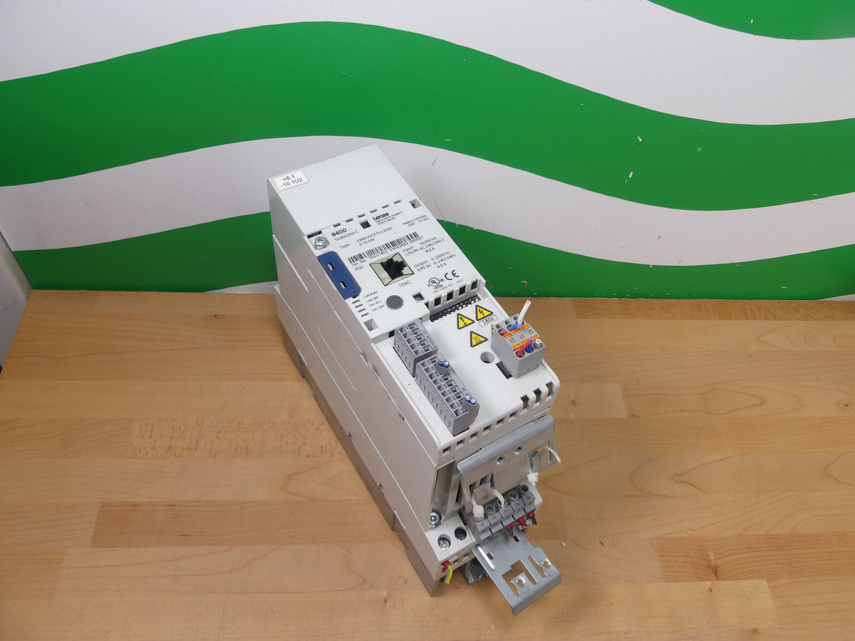 Lenze E84AVSCE7512SX0 Leicht Beschädgit s.Bilder