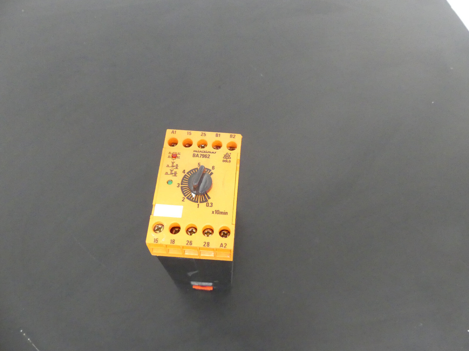 E. Dold Minitimer BA 7962 . 81