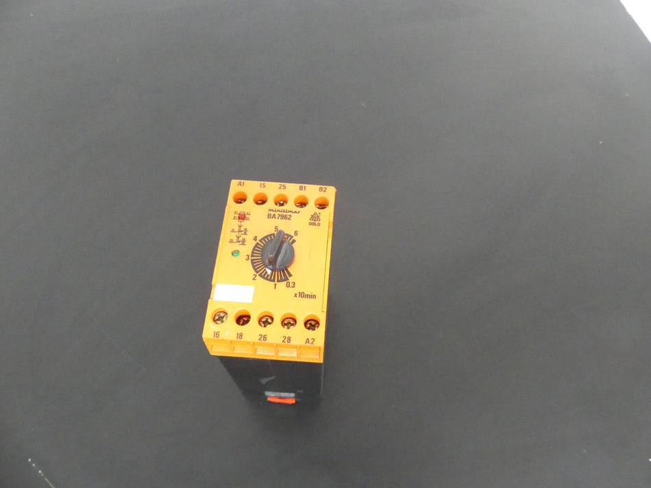 E. Dold Minitimer BA 7962 . 81