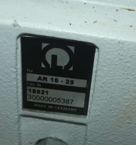 LEYBOLD VACUUM PUMP D25B + AR16-25
