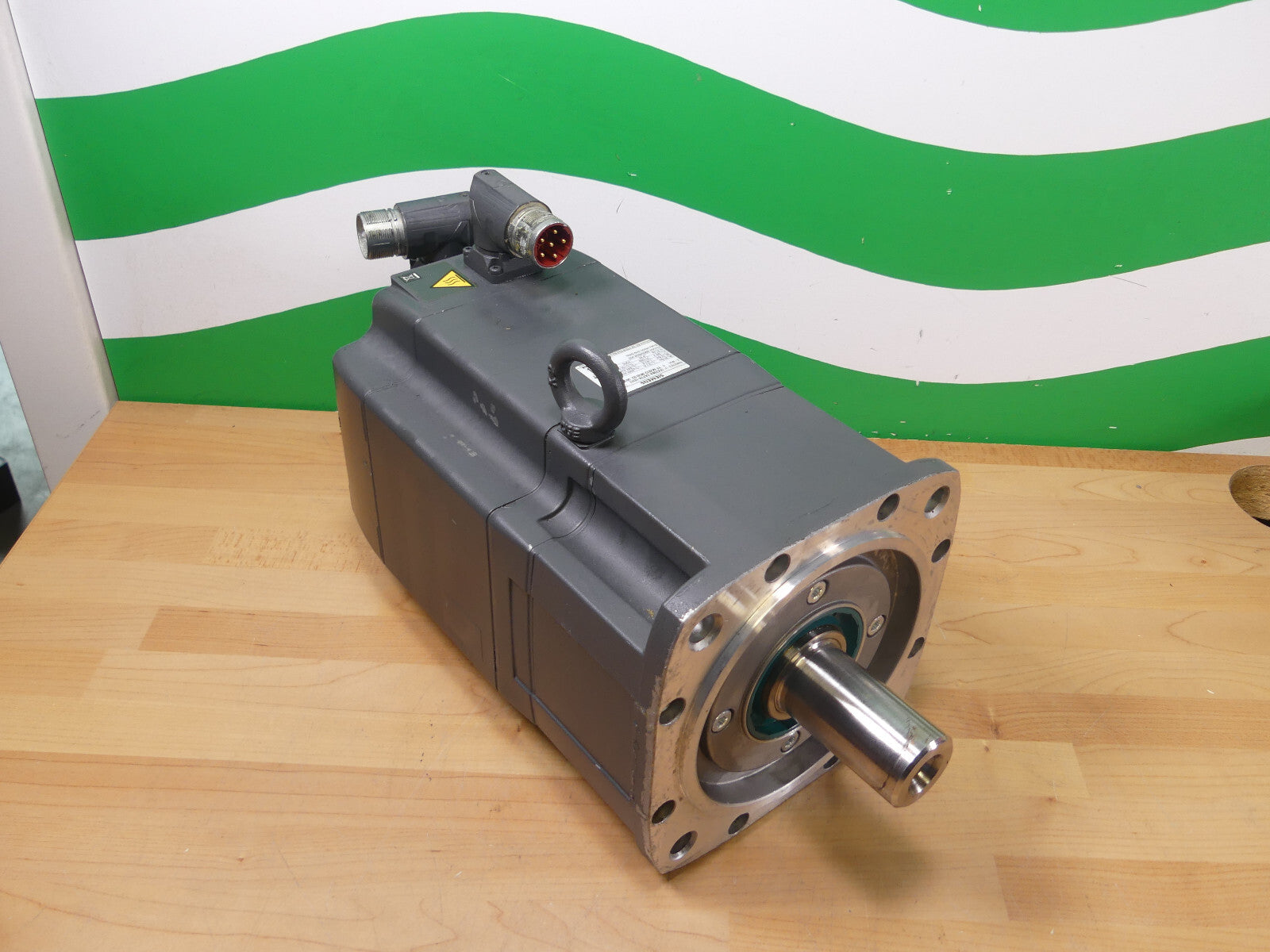 siemens 1FK7084-2AF74-1EH1    1FK70842AF741EH1