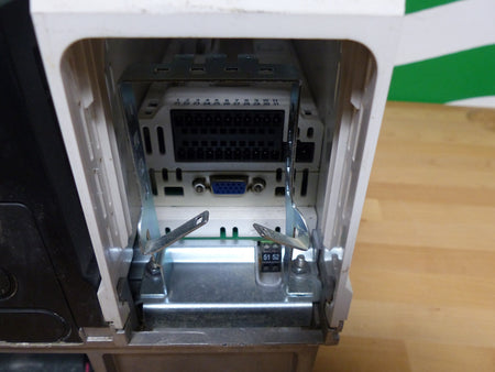 Nidec CONTROL TECHNIQUES UNIDRIVE M700-064 00350A 18.5kW  onhe deckel s.Bilder