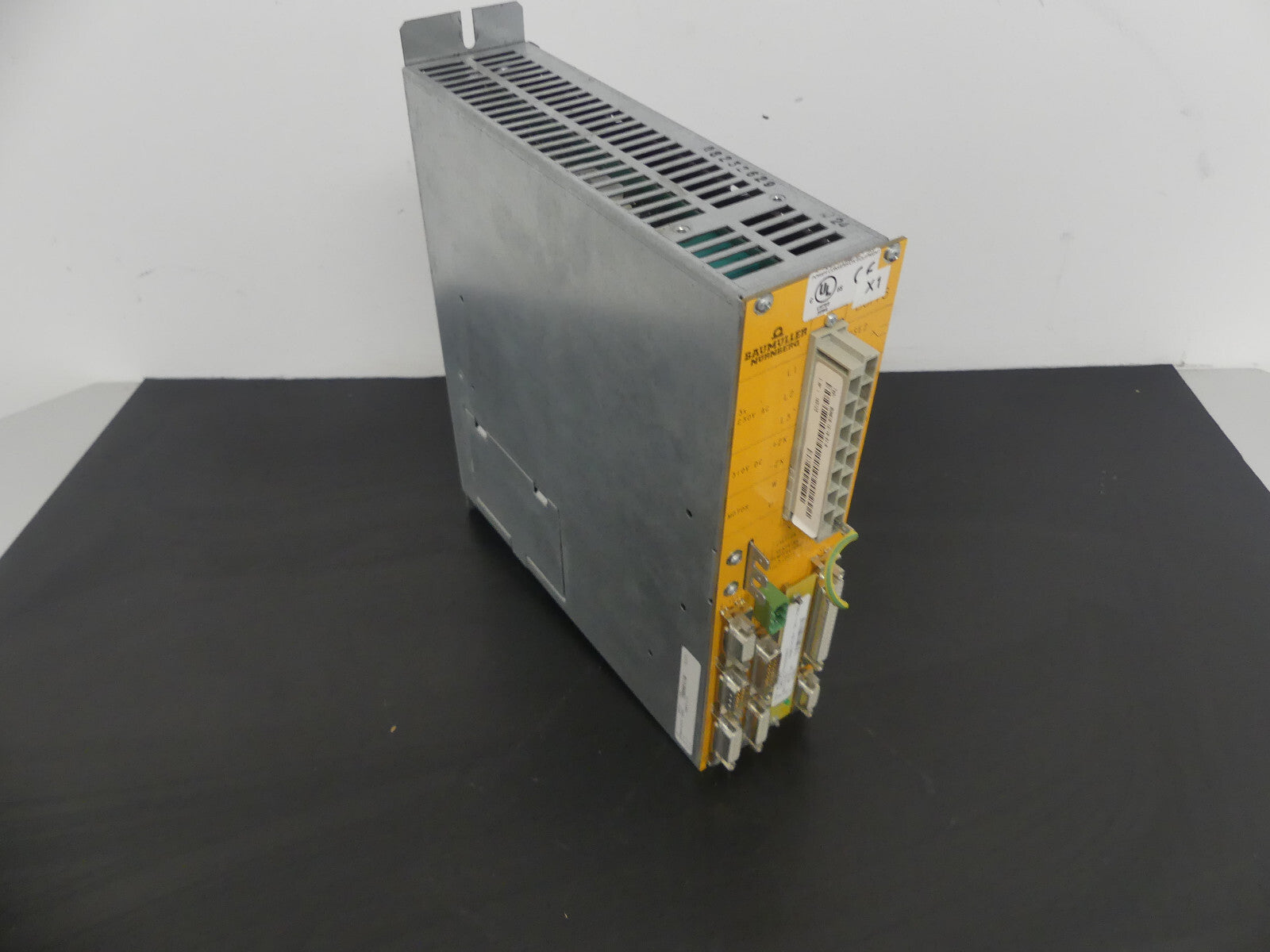 Baumüller BUM618-12/18-31-R-0000-A002-01