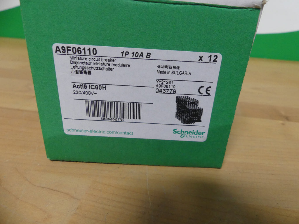 12xSchneider Electric A9F06110