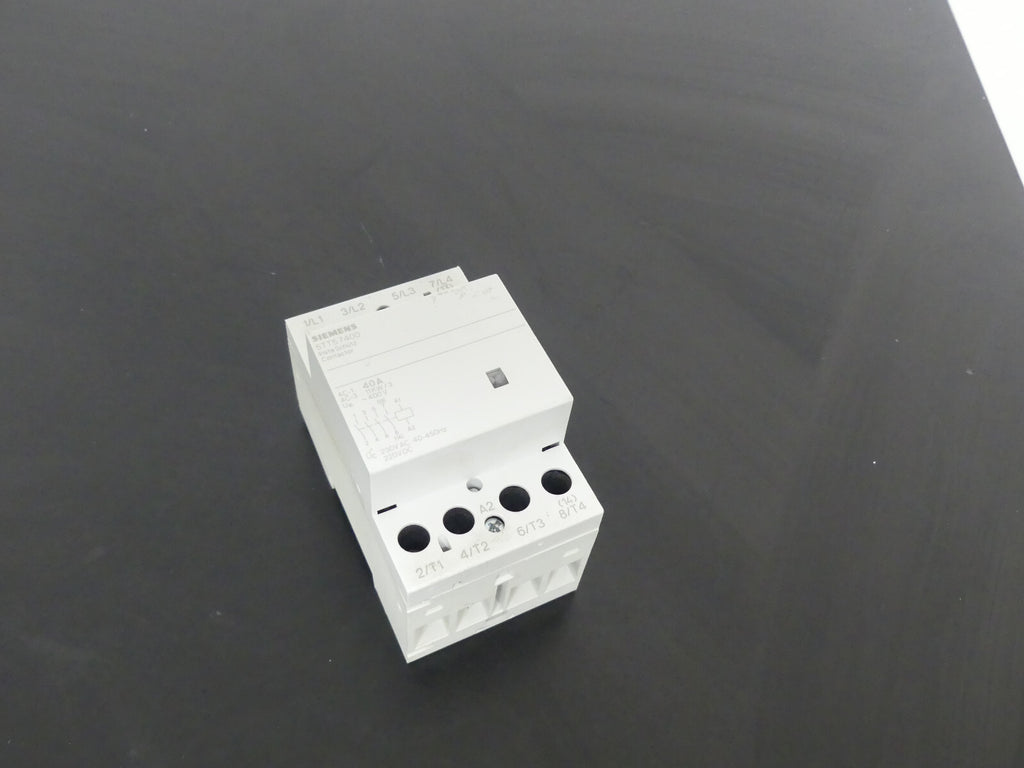 Siemens INSTA Schütz 4-polig 5TT57400