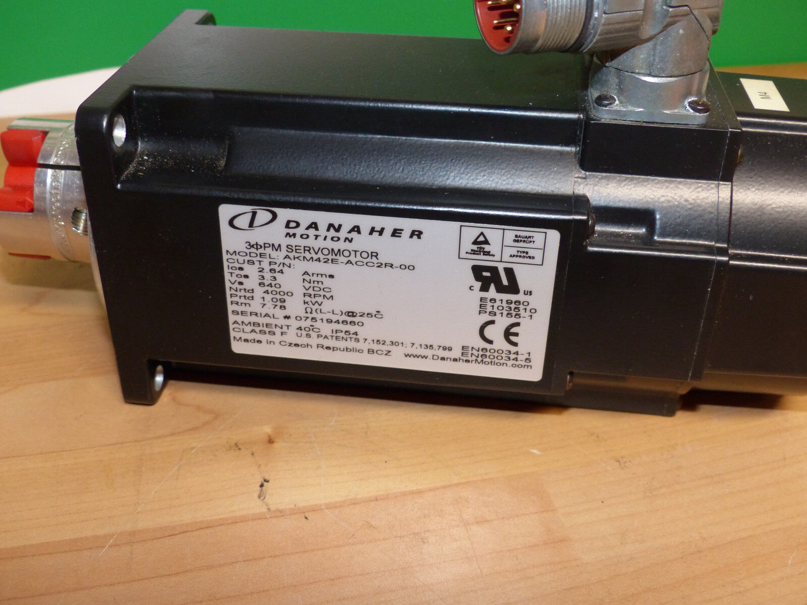 danaher motion akm42e-acc2r-00 used