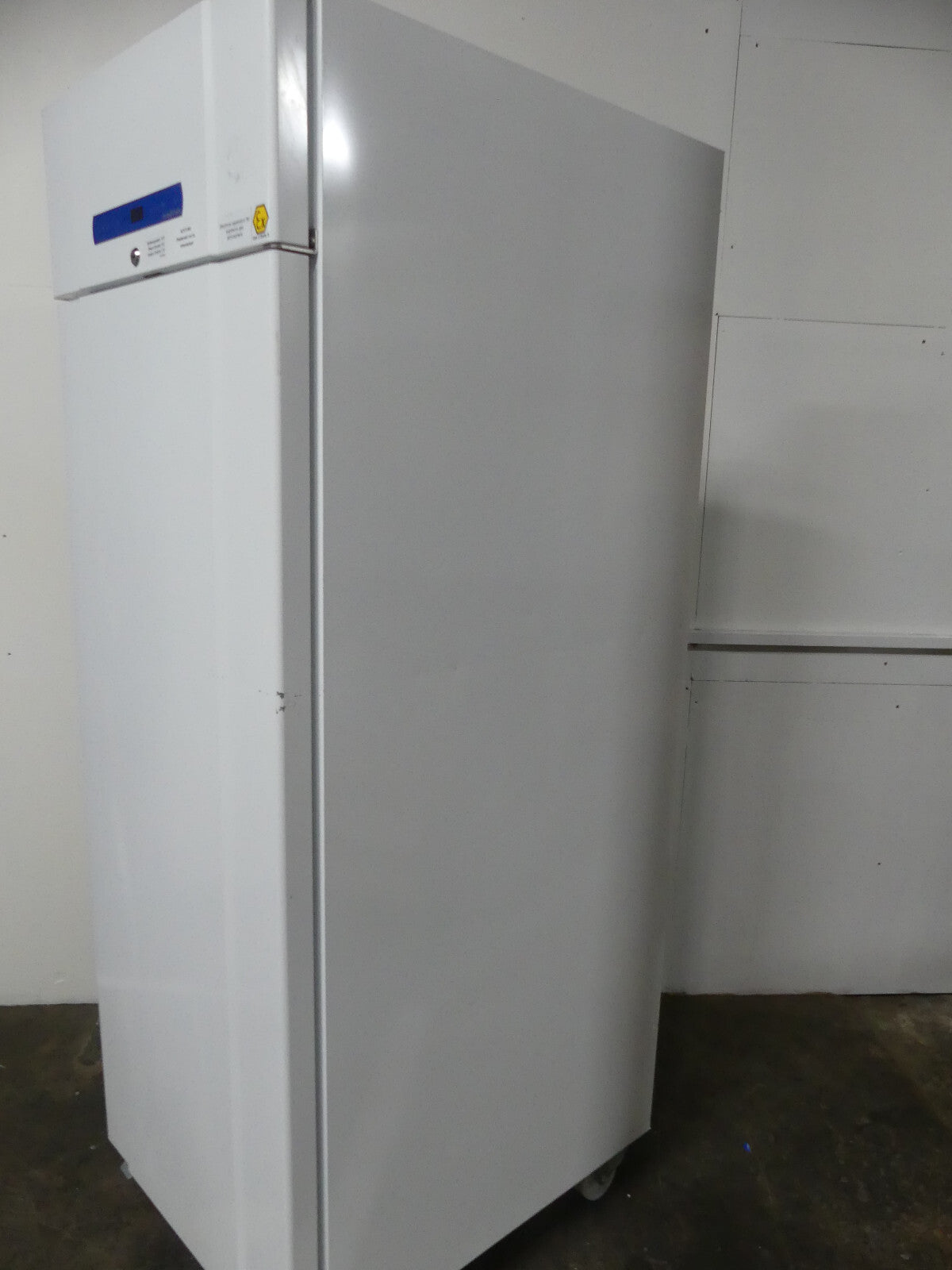 medilab-GRAM Umluft-Kühlschrank  II RR610 LG E 1020304