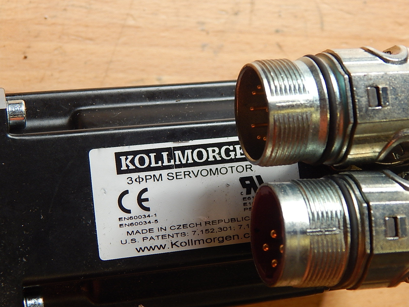 Kollmorgen AKM22E-ANBNR-00 Servomotor Motor + Neugart PLE 60 Getriebe i=9 Used
