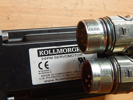 Kollmorgen AKM22E-ANBNR-00 Servomotor Motor + Neugart PLE 60 Getriebe i=9 Used