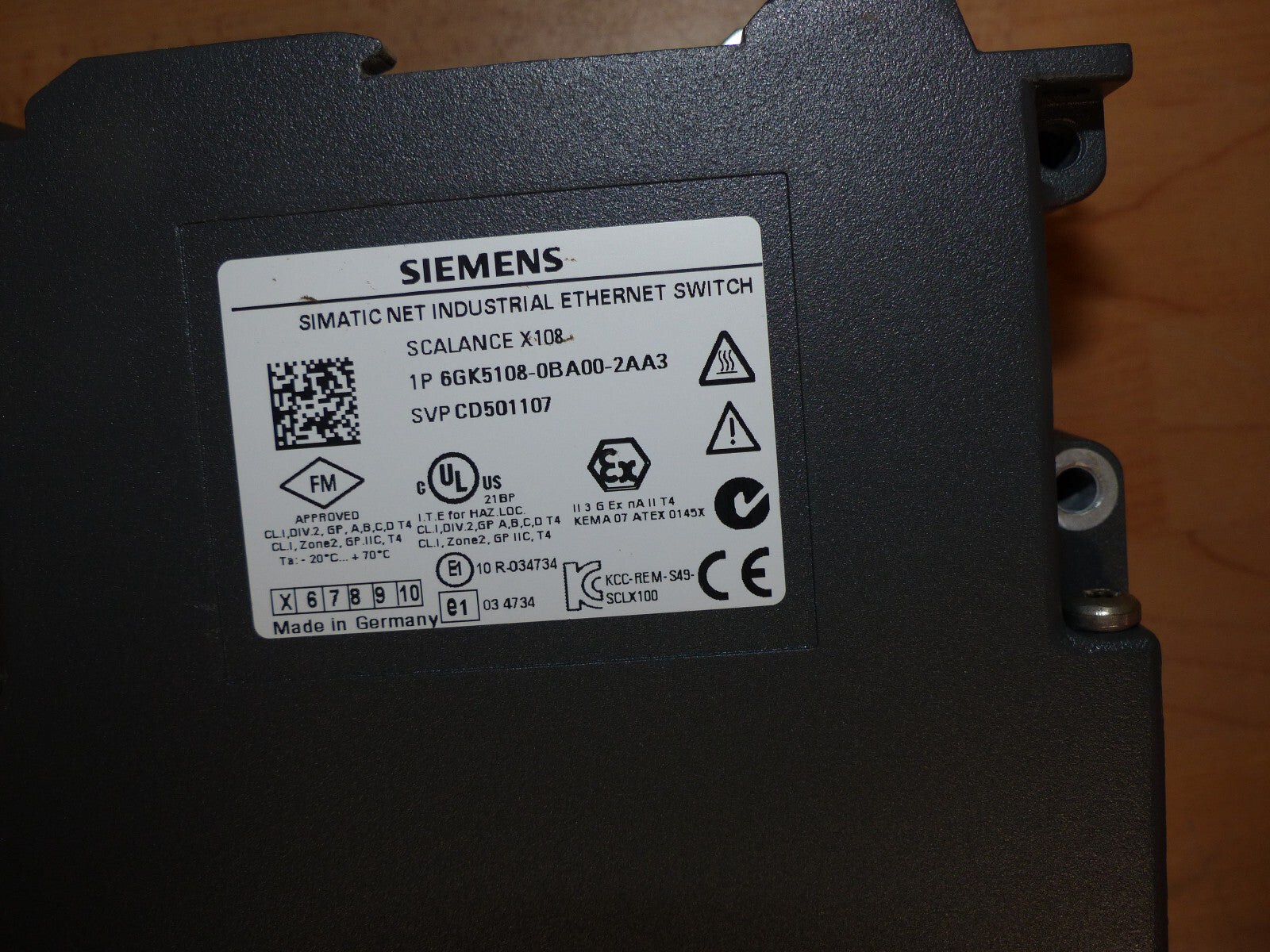Siemens SCALANCE X108 6GK5108-0BA00-2AA3    6GK5 108-0BA00-2AA3