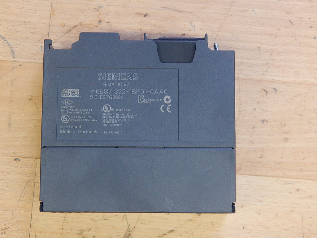 SIEMENS SIMATIC S7   6ES7 322-1BF01-0AA0 E Stand: 5 -used