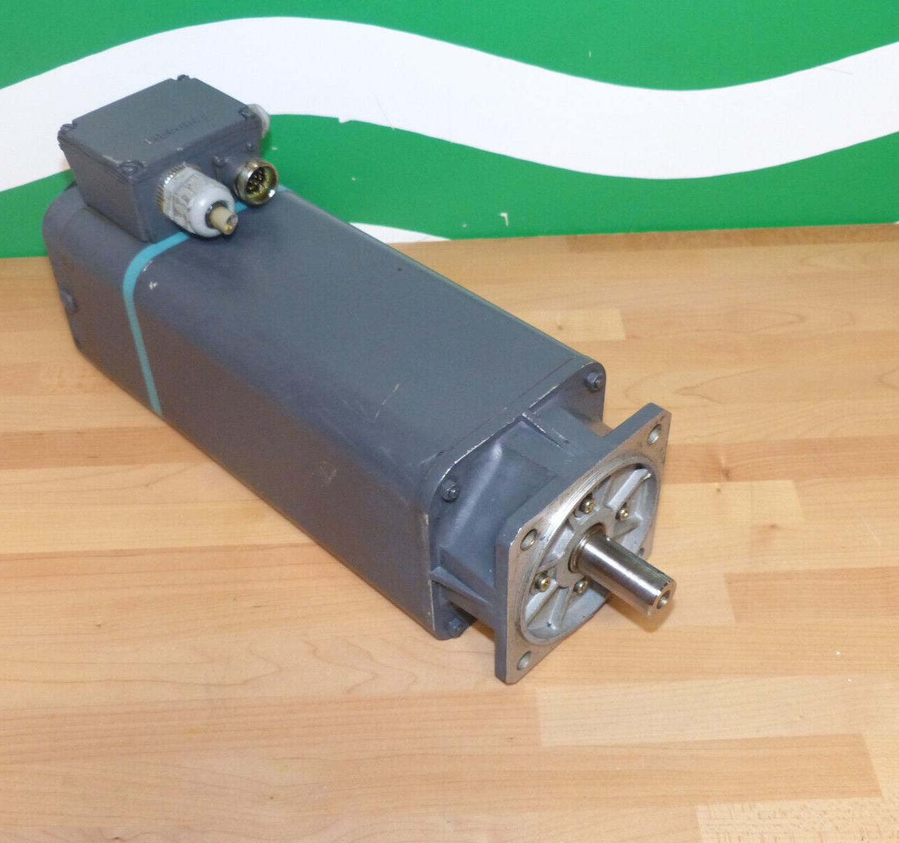 SIEMENS 1 FT5066-0AF01-2-Z mit MAULLUFF Encoder s.Bilder