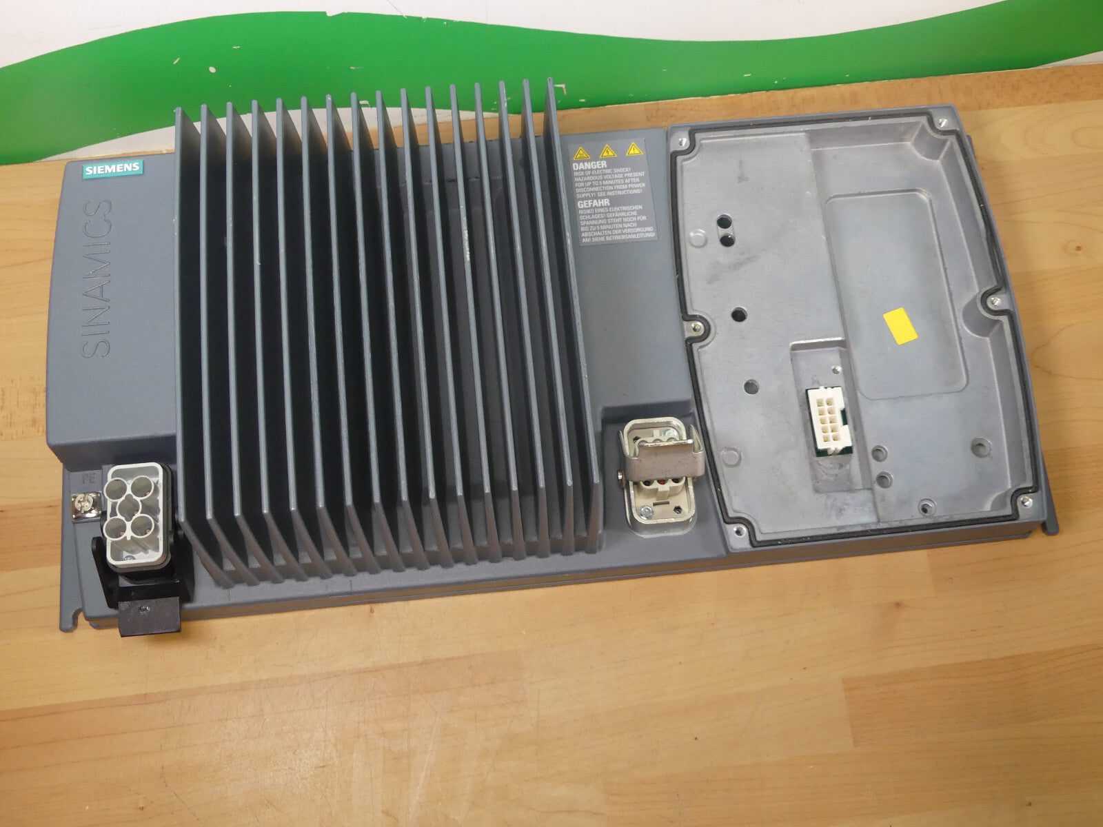 Siemens Sinamics PM250D 6SL3525-0PE17-5AA1    6SL3 525-0PE17-5AA1 / V:B01
