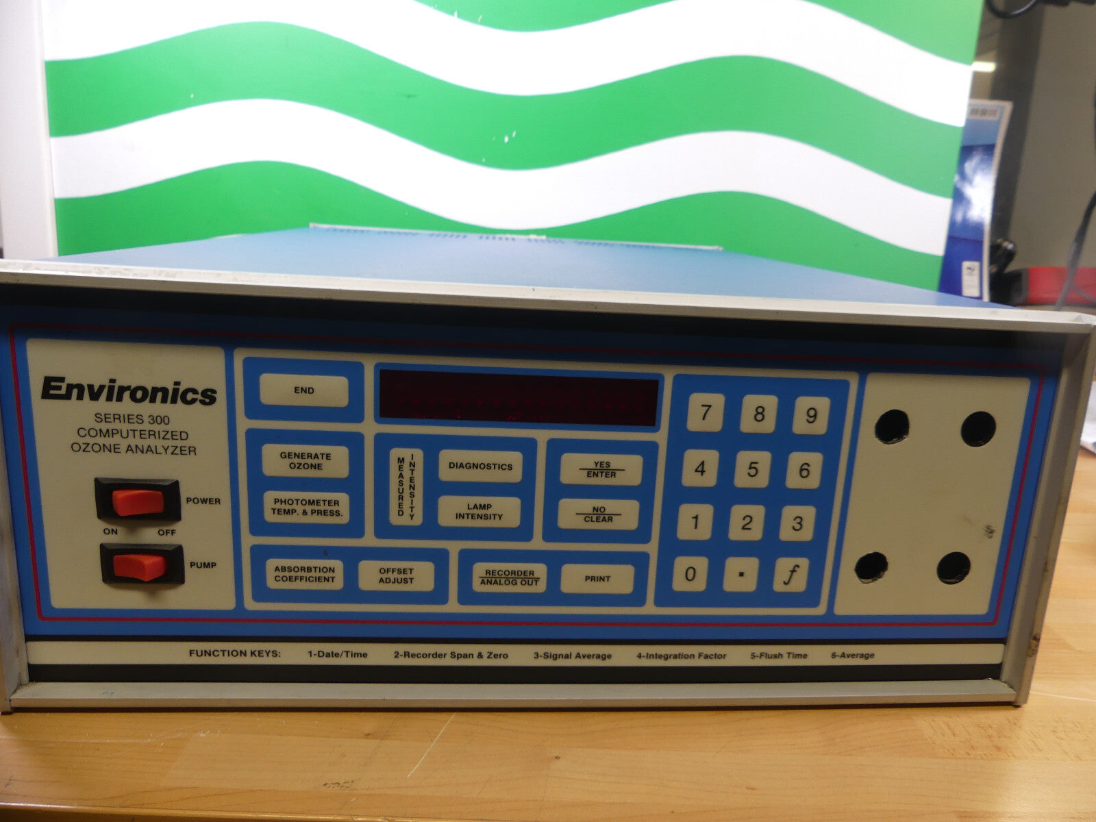 Environics Computerized ozone Analyzer series 300 S-300B used s.Bilder