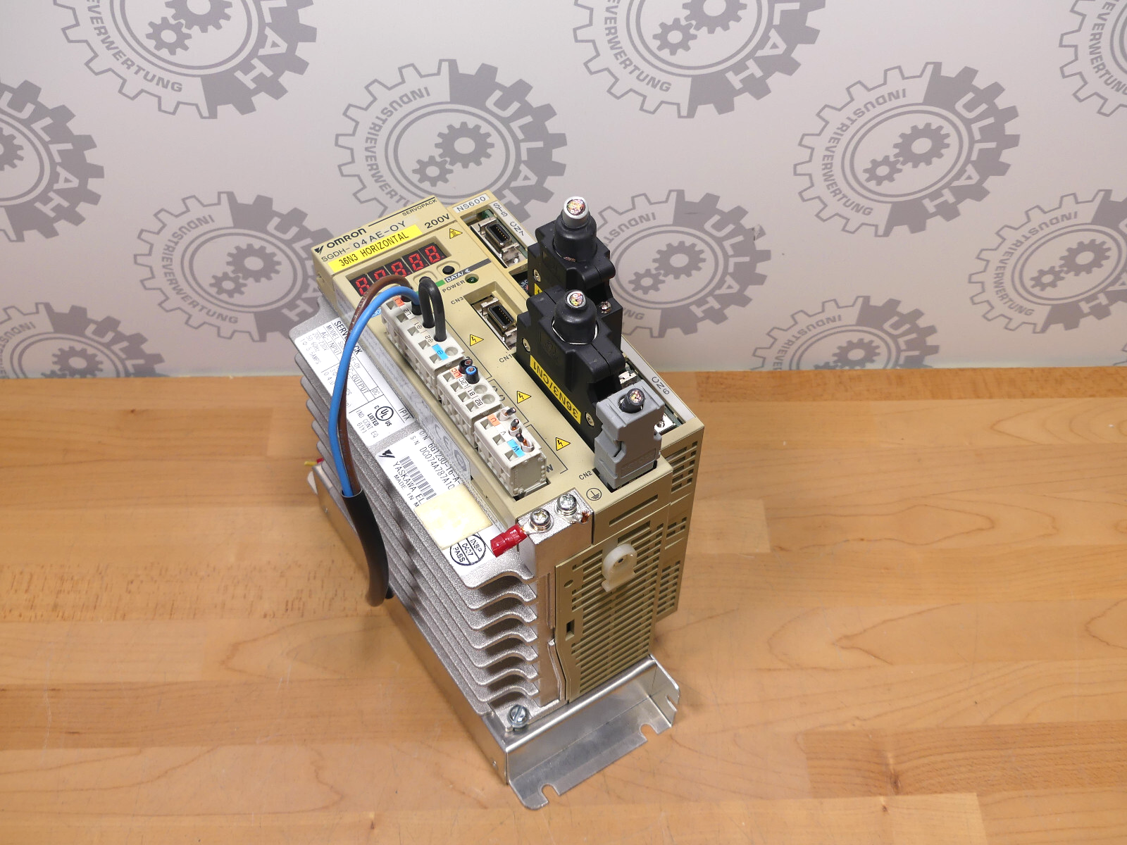 Omron SGDH-04AE-0Y MIT JUSP-NS600