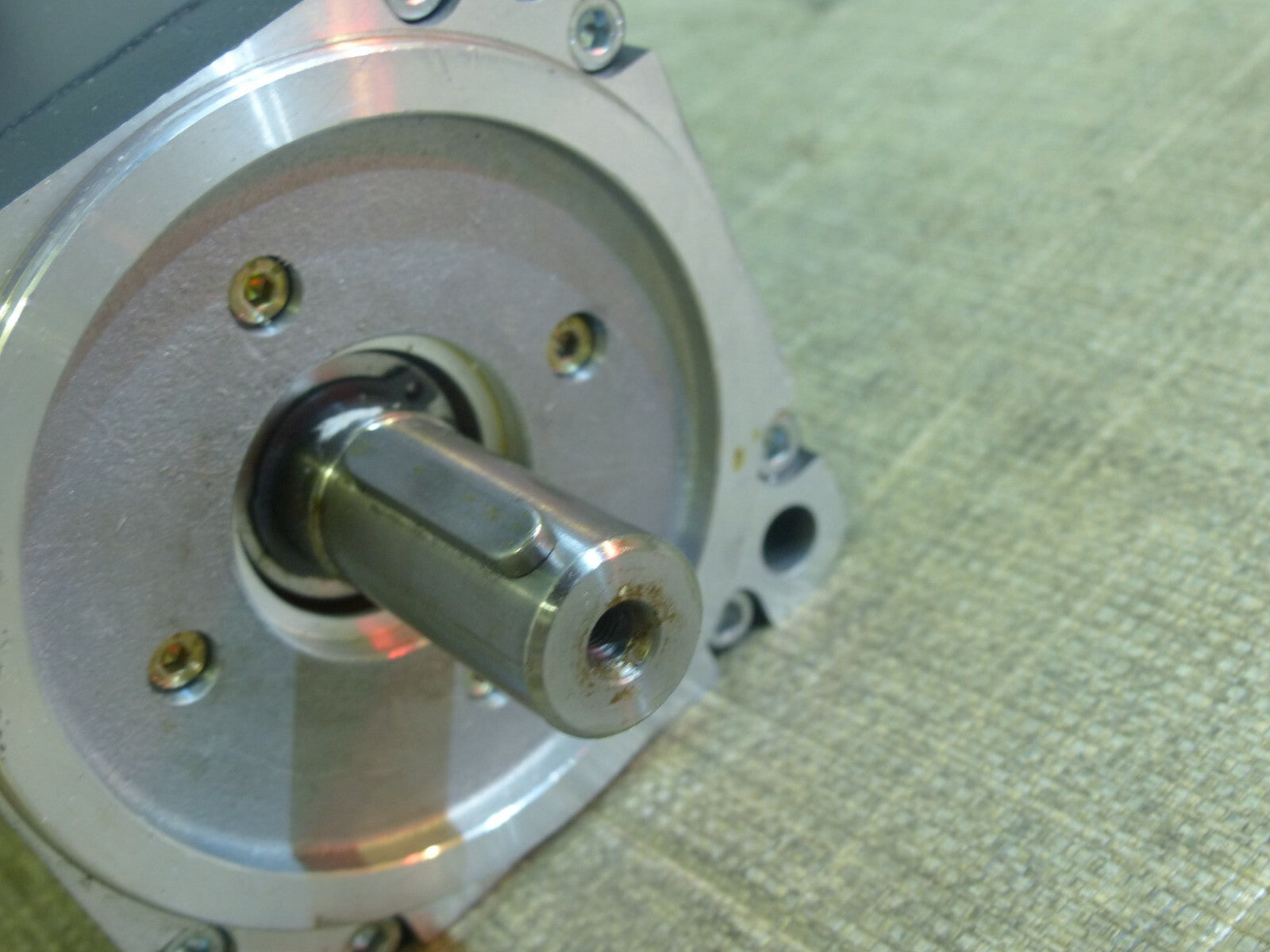 B&R 8LSA43.E1030D500-0 Servomotor