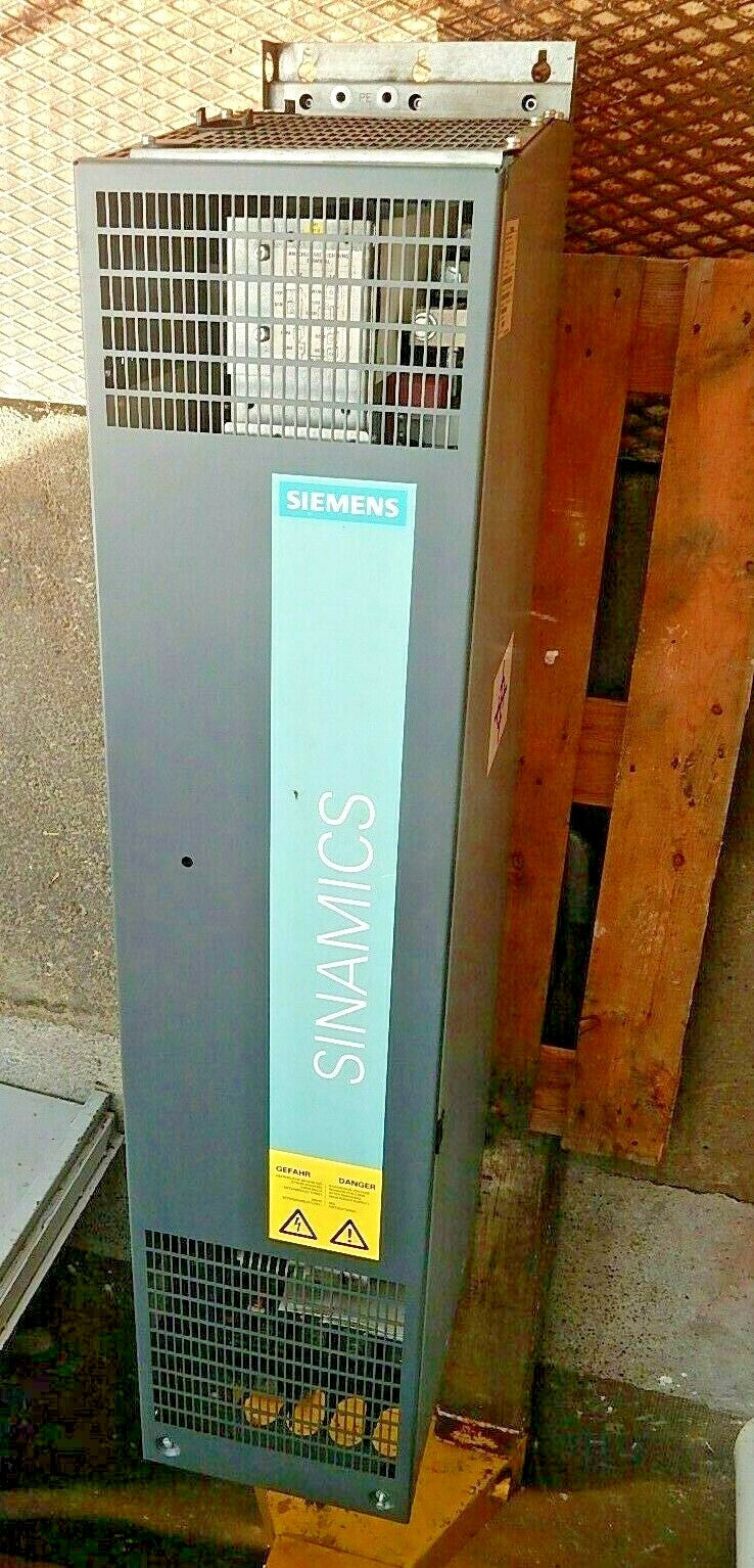  Siemens  Sinamics Single Motor Module 6SL3320-1TE33-8AA0 used